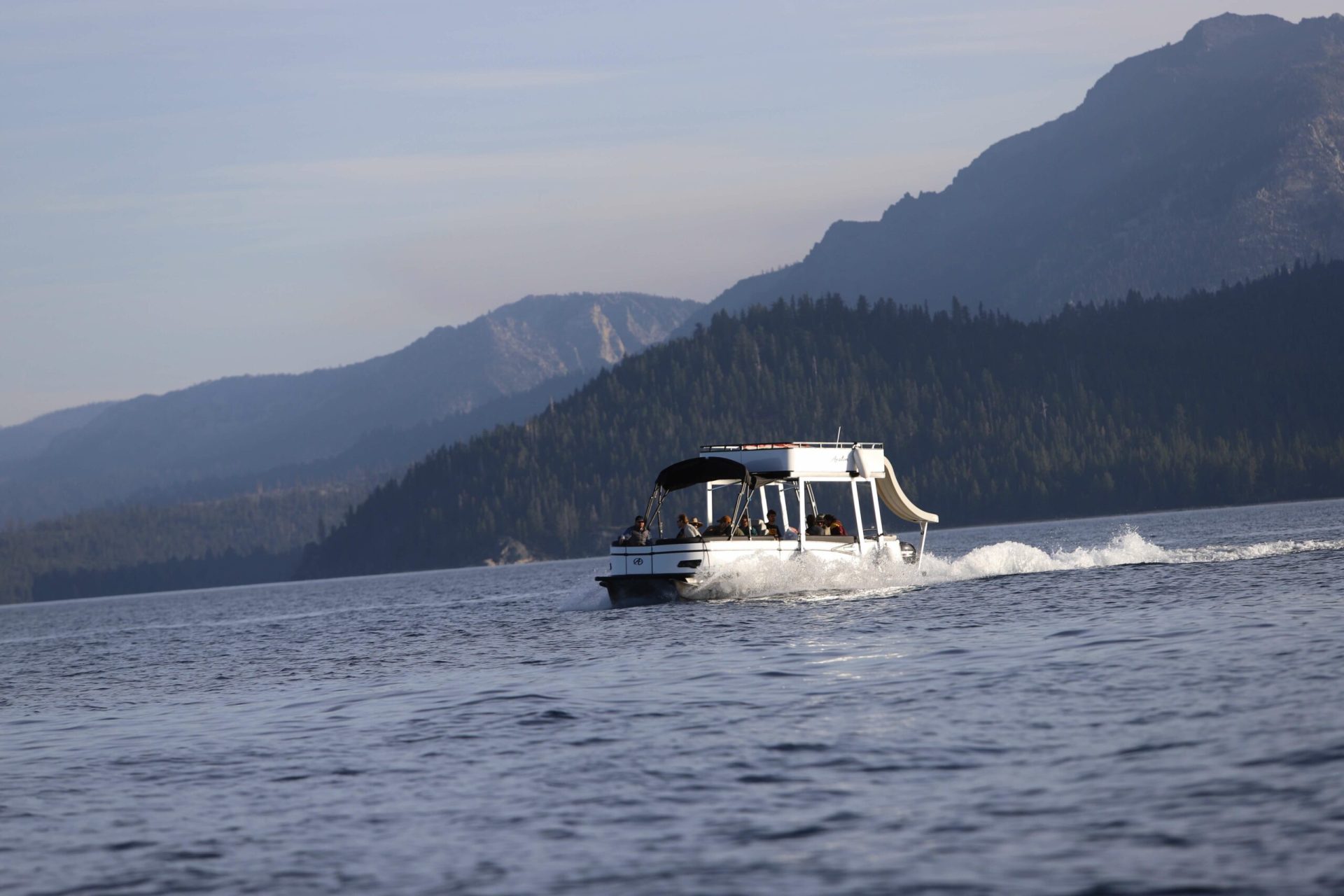 lake tahoe pontoon boat rentals